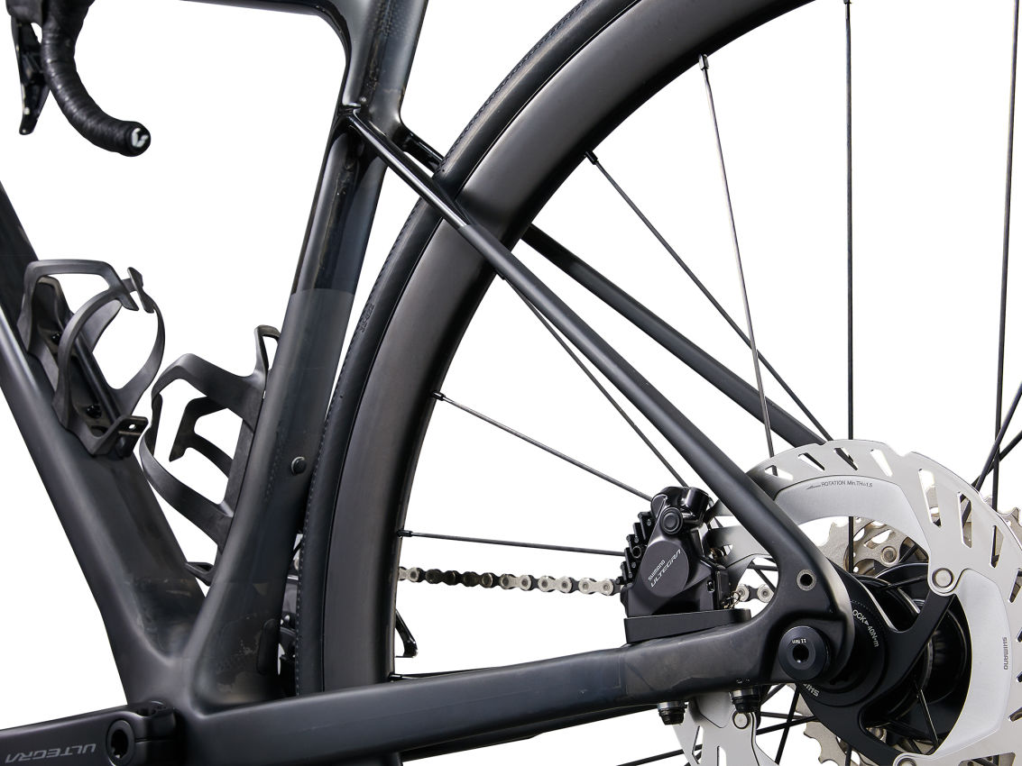 Maanteeratas-LIV-Avail-Advanced-Pro-0-2024-Carbon-hall-5