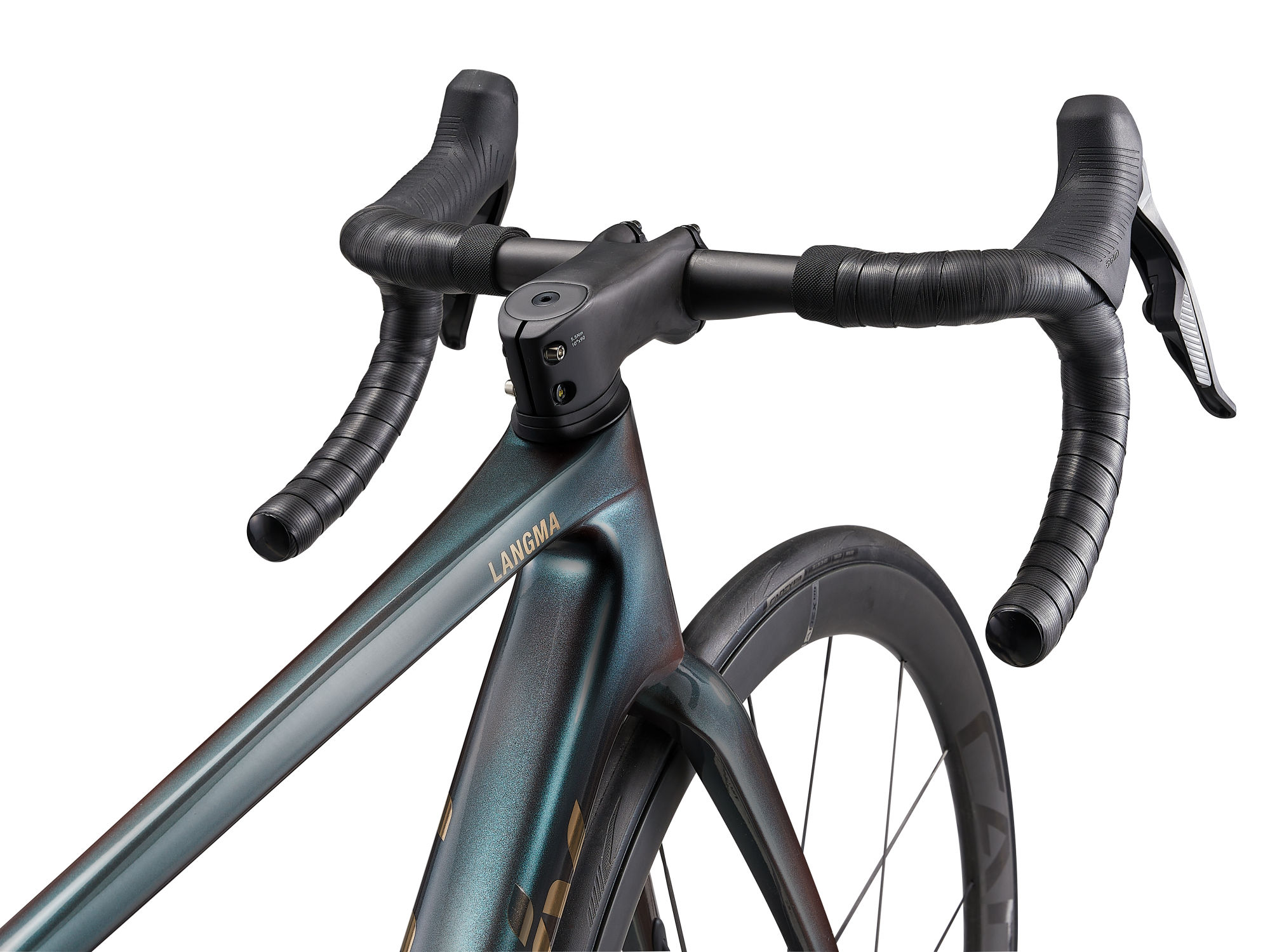 naistemaanteeratas_Liv_LangmaAdvSL0_2025-TahitianPearl-6