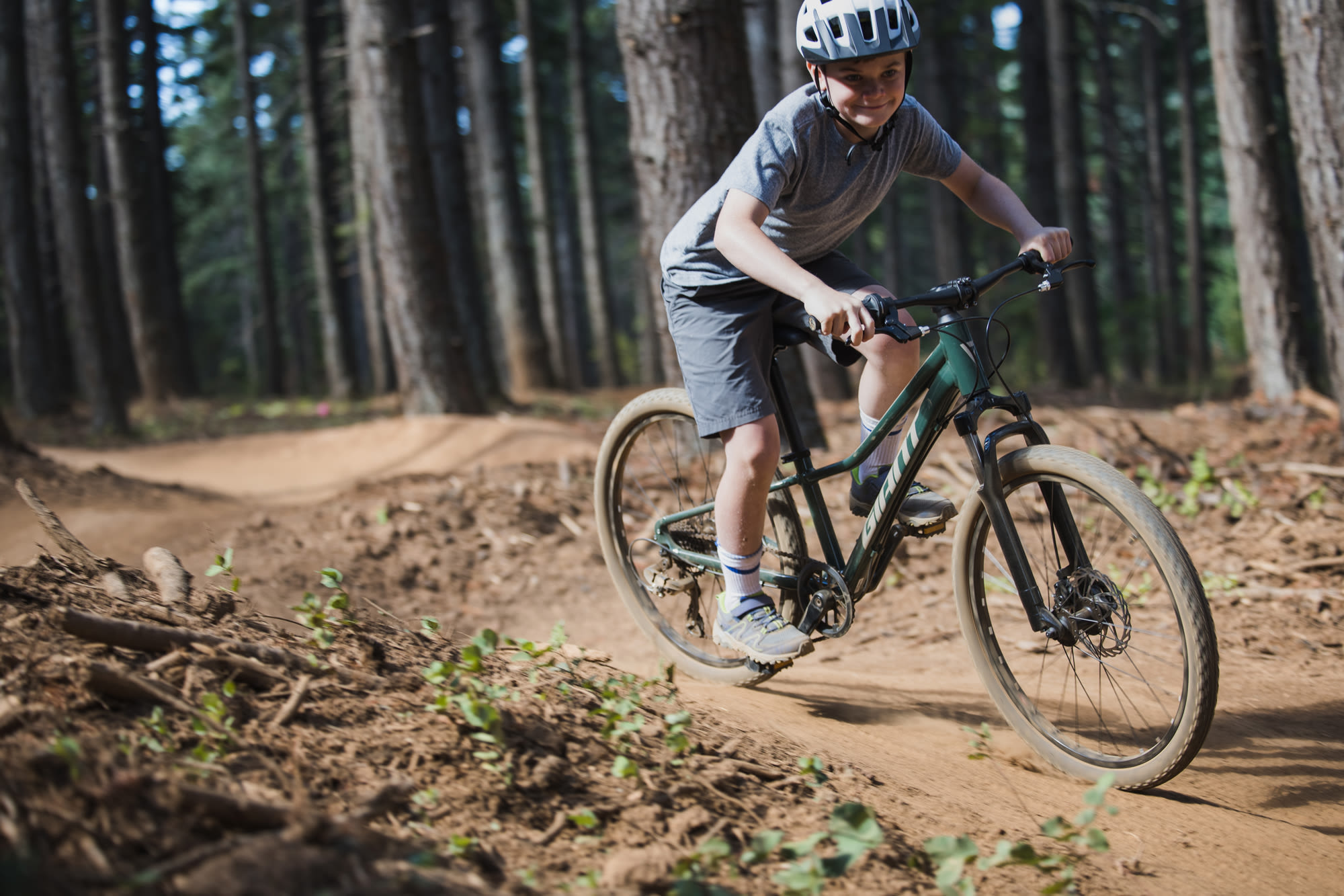 lastejalgratas_Giant_Talon24_2025-TrekkingGreen-10