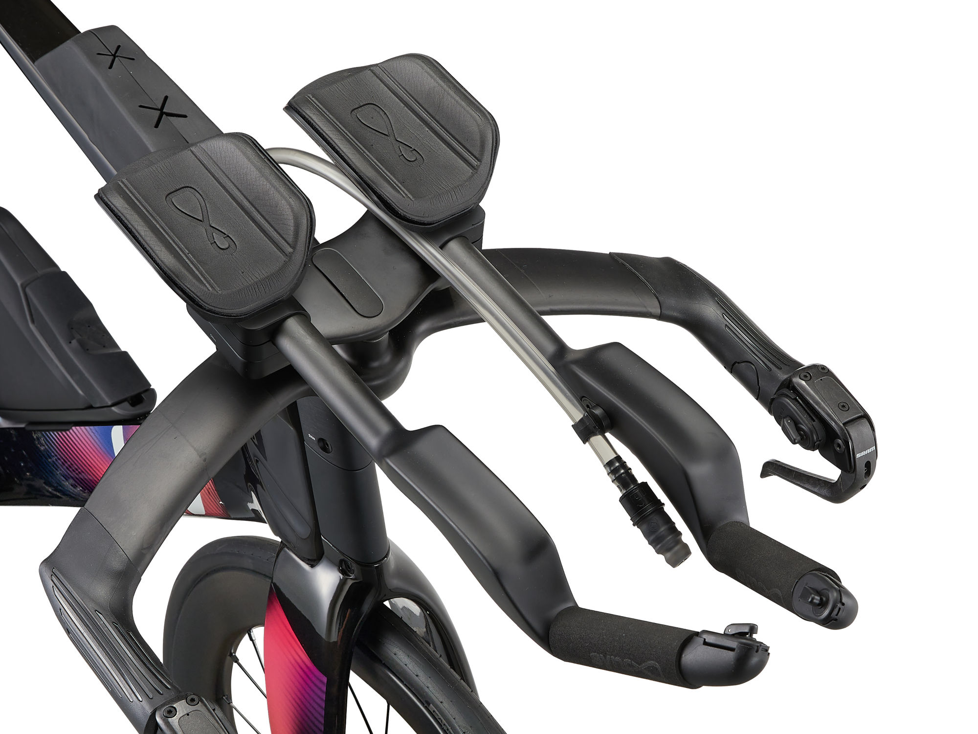 naistemaanteeratas_Liv_AvowAdvSL_2025-Carbon-11