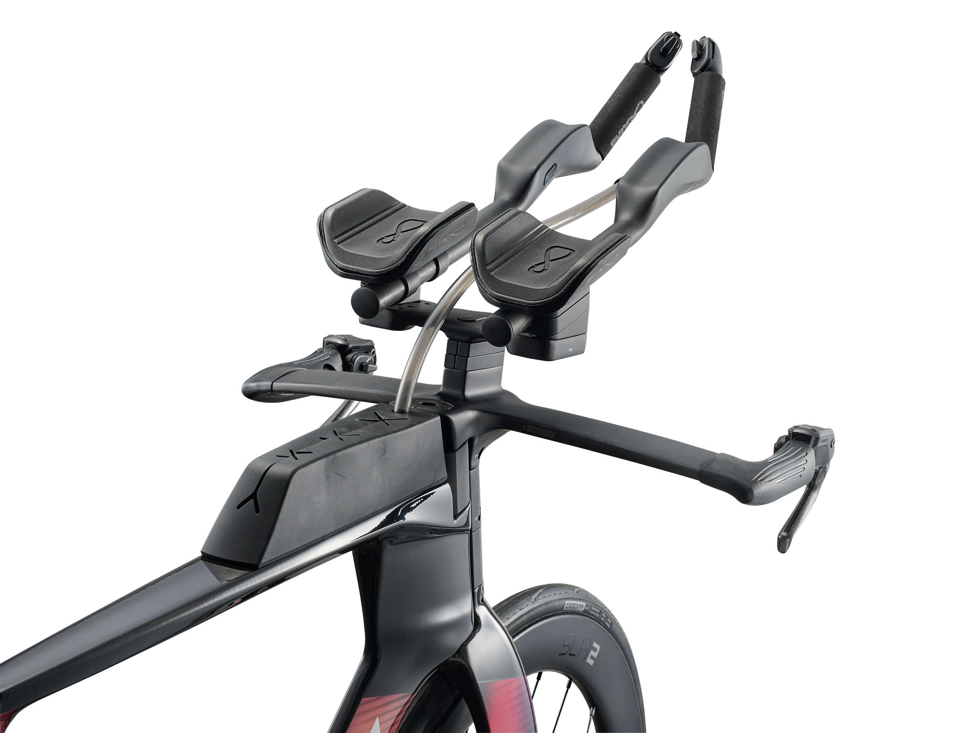 naistemaanteeratas_Liv_AvowAdvSL_2025-Carbon-12