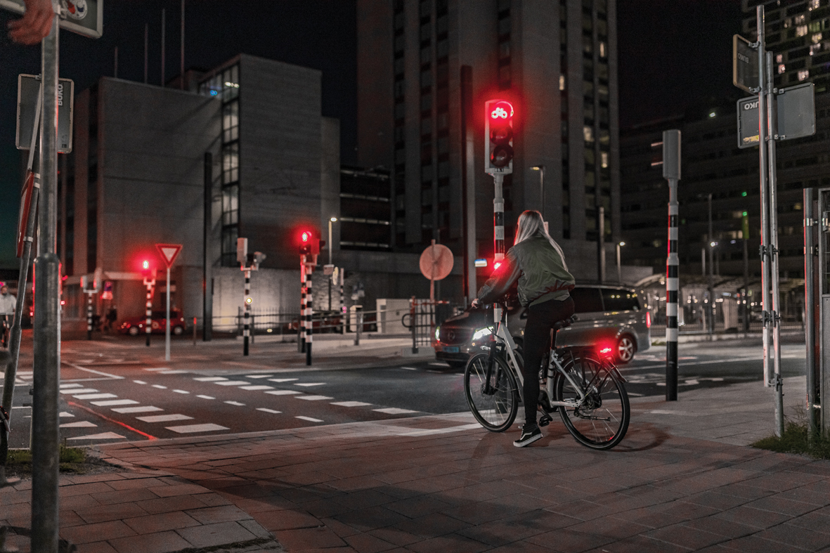 Tagatuli AXA Juno E-bike 6-12V 80 mm Brake Light - Image 2