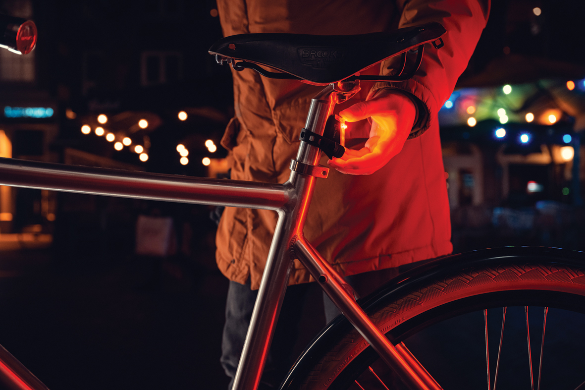 Tagatuli AXA Dwn Rear Brake light - Image 2