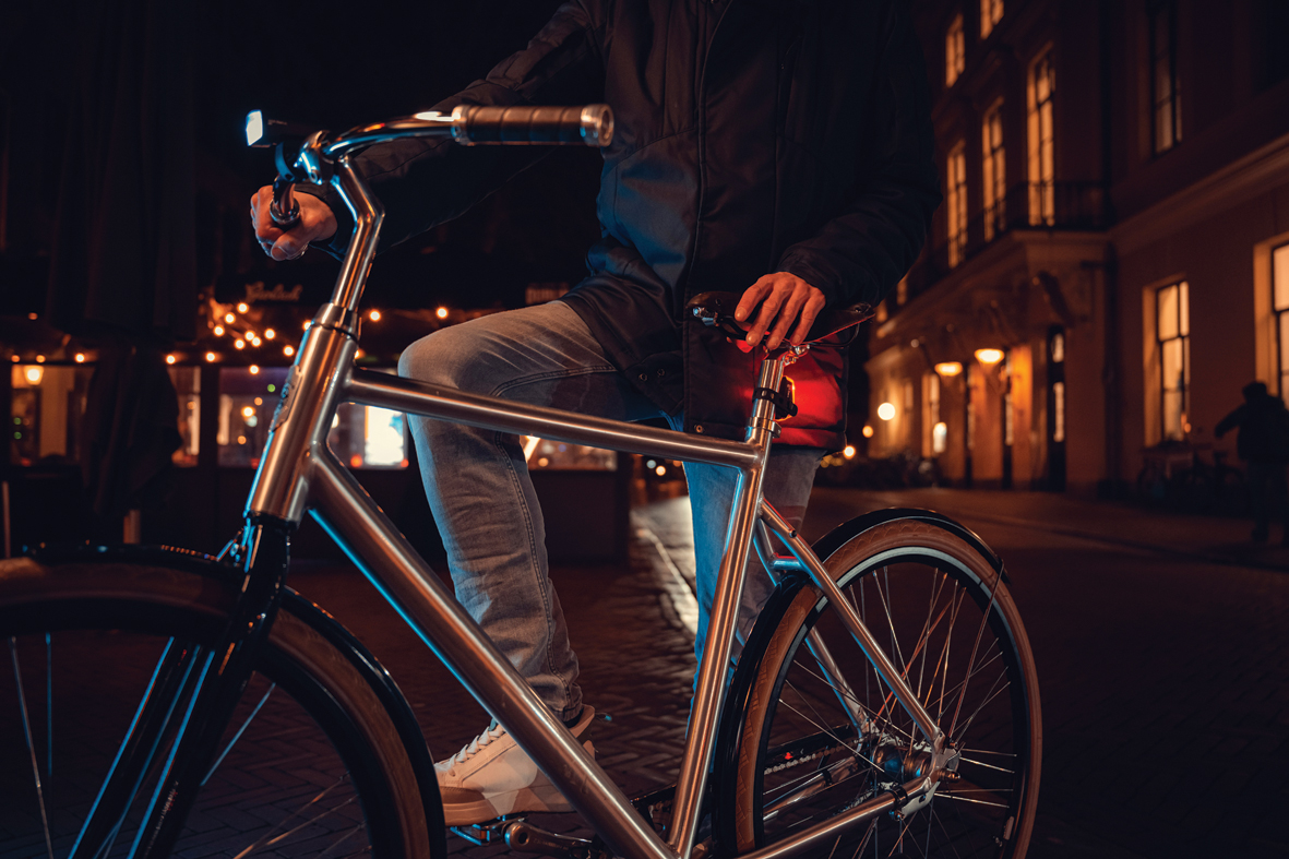 Tagatuli AXA Dwn Rear Brake light - Image 3