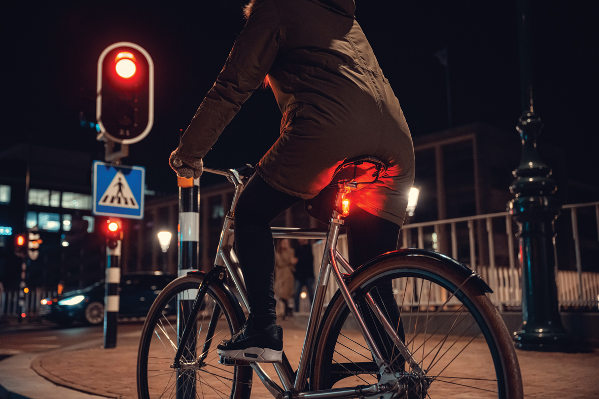 Tagatuli AXA Dwn Rear Brake light - Image 4