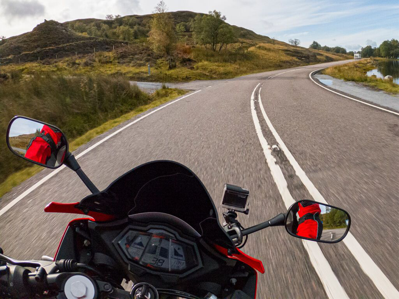 Kiivri lõuakinnitus seikluskaamerale Dango Design (must/oranž) - Image 3